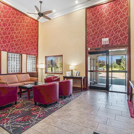 Super 8 By Wyndham Mt. Pleasant-3